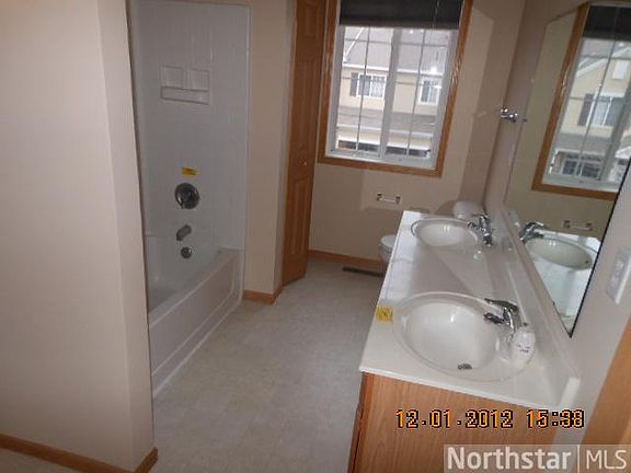 5th image of 4675 Blaine Ave
