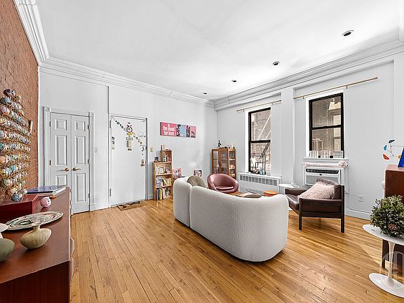 4th image of 74 W 85th St APT 5