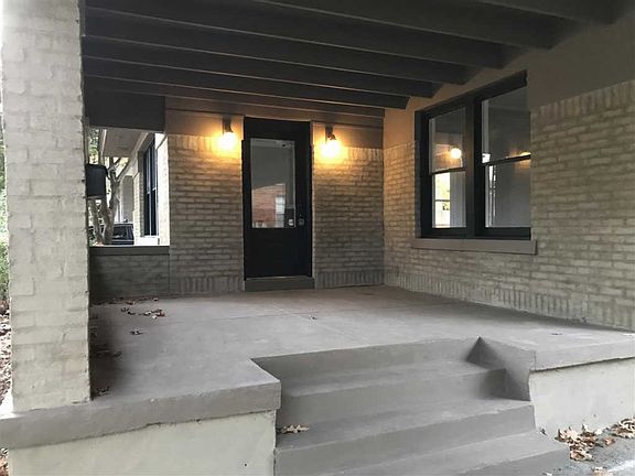 2nd image of 425 N Willett St
