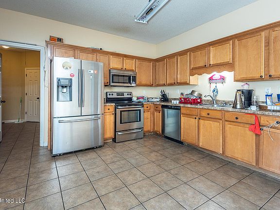 5th image of 10774 Lexington Dr