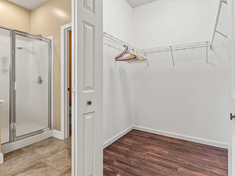 211 Springlake Dr — Photo 15