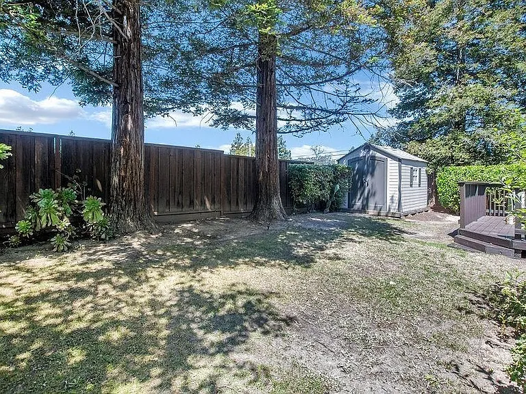 2200 Forsythia Way — Photo 21