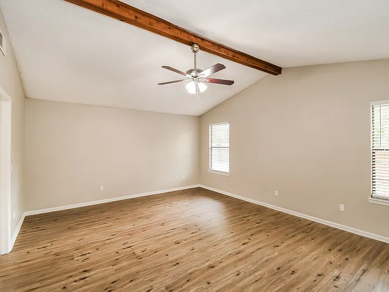 4331 Walnut Bnd — Photo 10