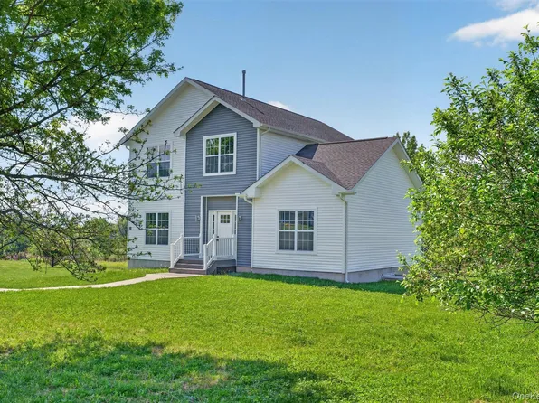 21 Harcourt Cosman Drive, Newburgh, NY 12550