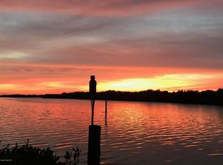 21 Harbor Cir, Cocoa Beach, FL 32931