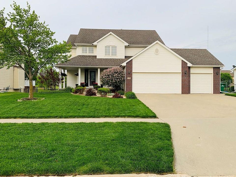 1st image of 416 Oakwood Ct