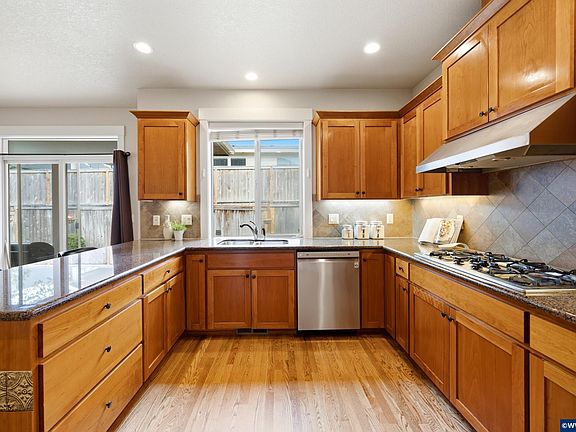 5th image of 2454 Egret Ave SE