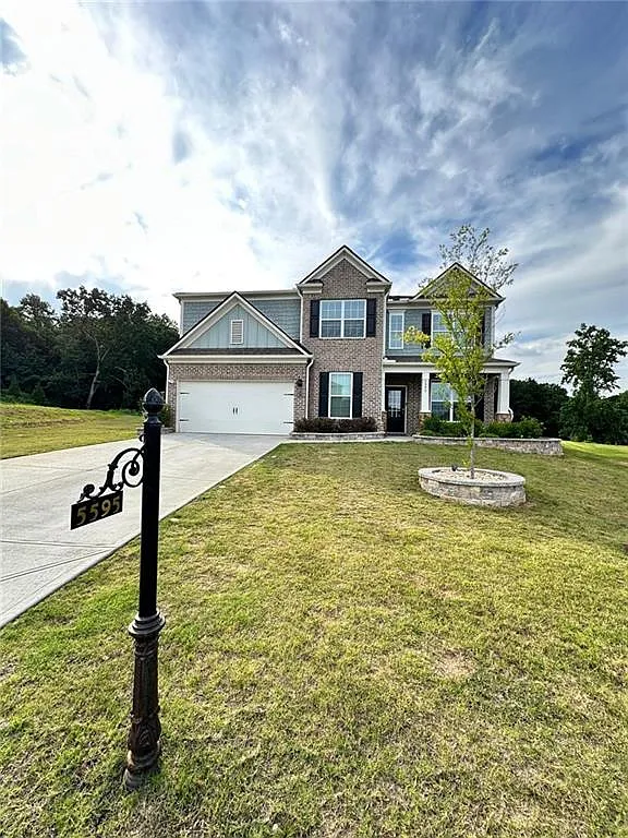 5 bed, 4.0 bath, 3332 sqft, $3,500 — Photo 2