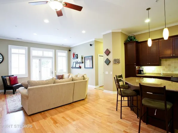 821 Foster St APT 1S, Evanston, IL 60201