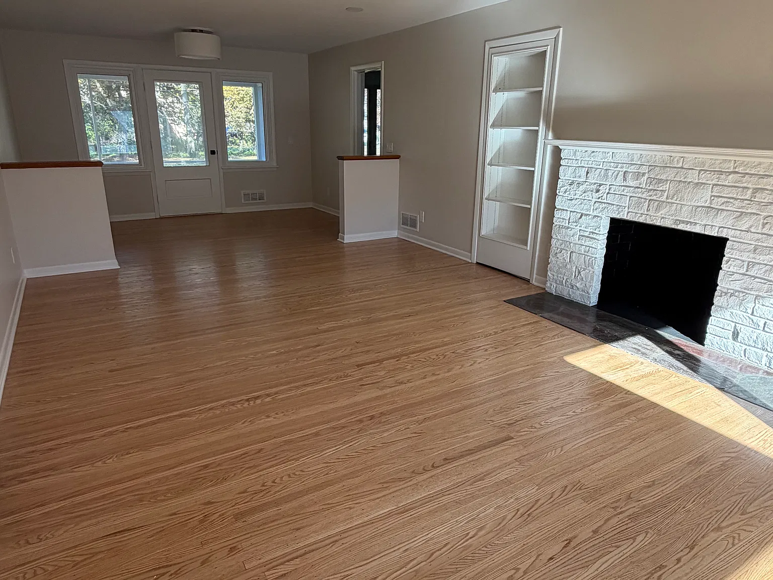 3 bed, 1360 sqft, $3,200 — Photo 4
