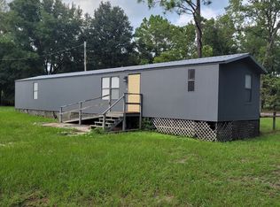 100 Country Living Rd, Melrose, FL 32666