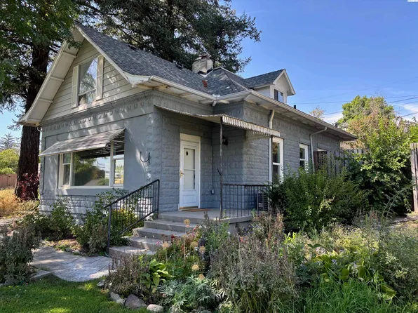 110 E Alder St, Palouse, WA 99161