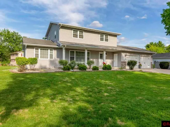 105 Thro Ave, Mankato, MN 56001