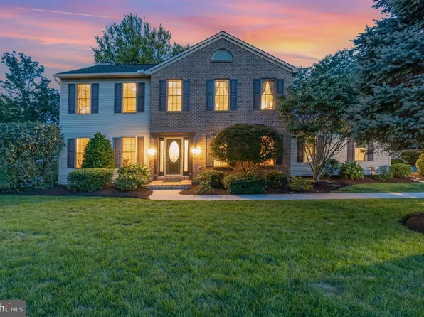 1001 Hetrick Ave, Palmyra, PA 17078