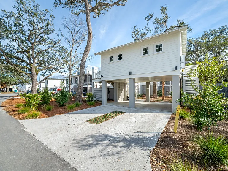 8308 Jack Island Dr — Photo 37