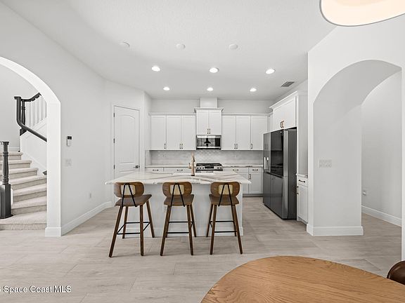 3rd image of 8566 Lyside Dr