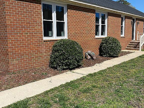 2nd image of 323 Middle Oaks Dr