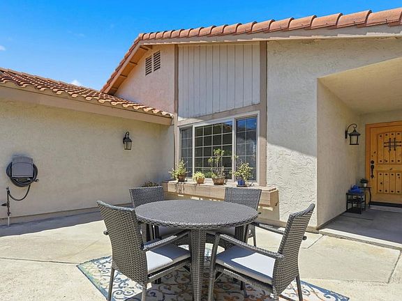 2nd image of 216 Ocotillo Pl