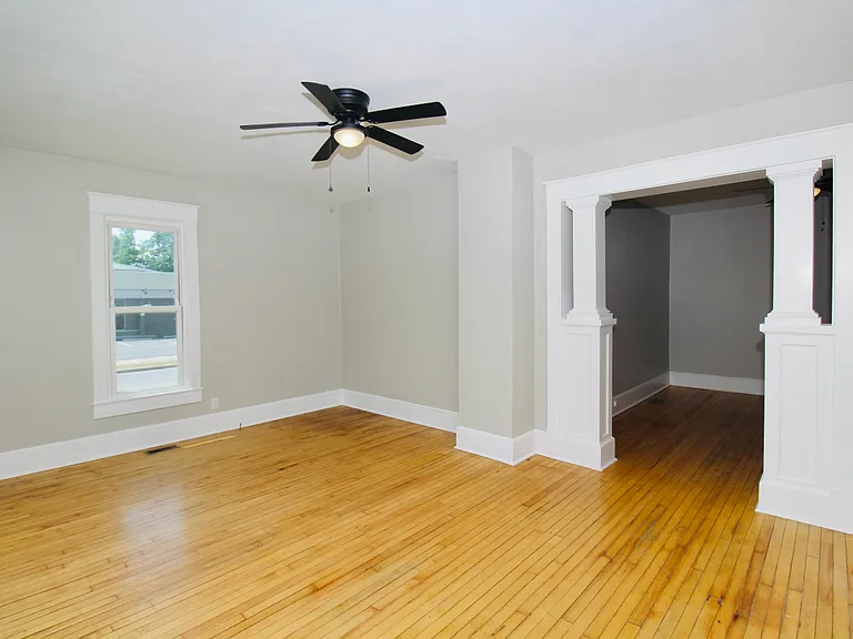 2035 Broadway St — Photo 6