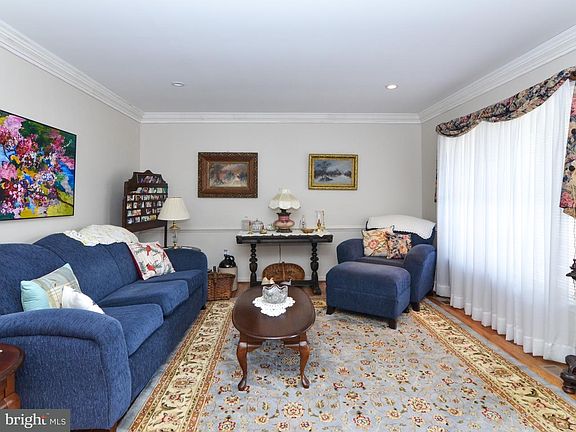 2nd image of 4304 Danube Dr