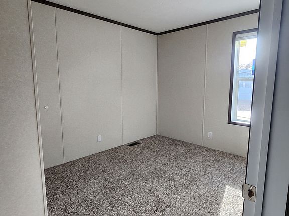 5th image of 128 Cornelius Dr