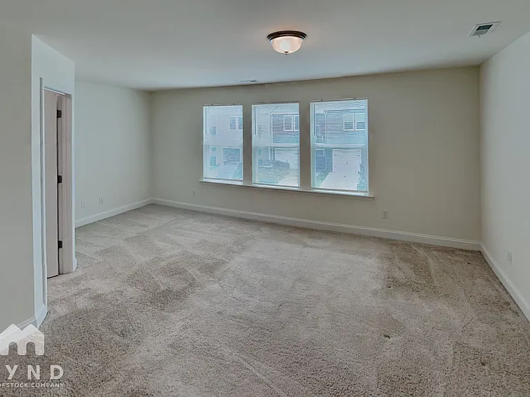 1546 Cedar Tree Dr — Photo 5
