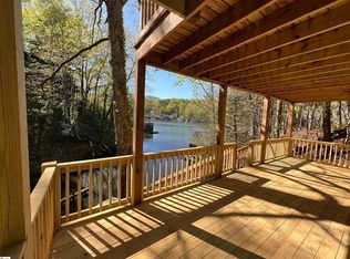 1040 E Lakeshore Dr, Landrum, SC 29356