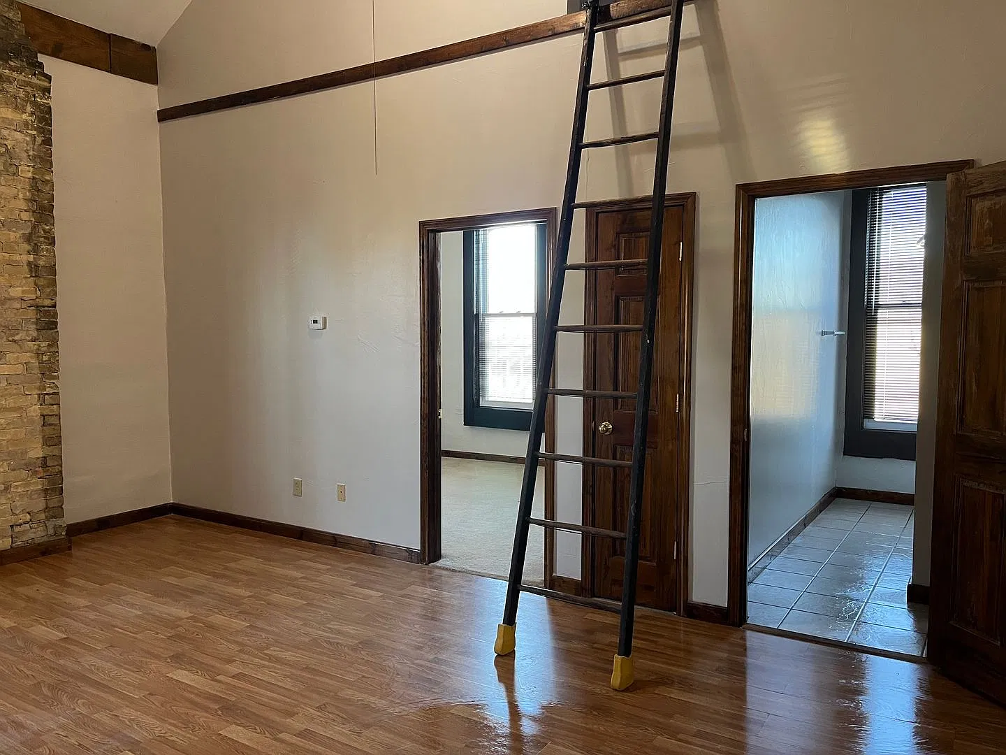 311 W Brown St — Photo 3