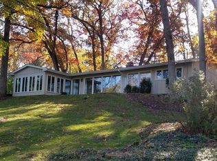 61 Timberlake Rd, Barrington, IL 60010