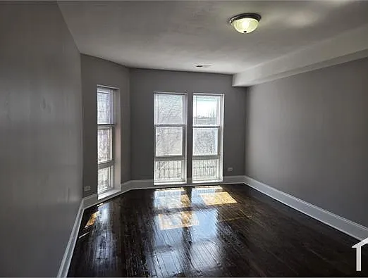1332 W 78th St #3 — Photo 9