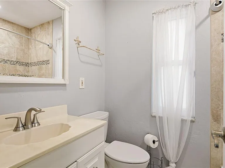 2914 Cypress Green Dr — Photo 18