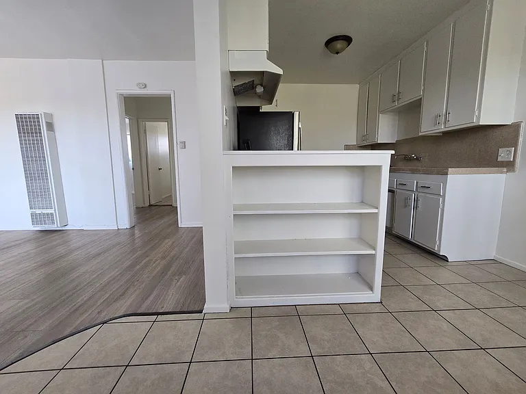 1834 Pine Ave — Photo 7