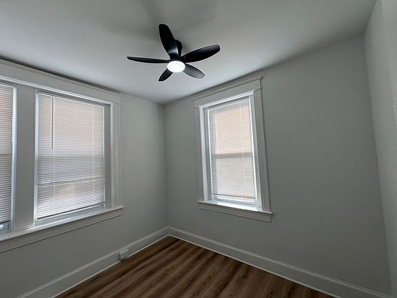 3rd image of 1941 16th St SE APT 1