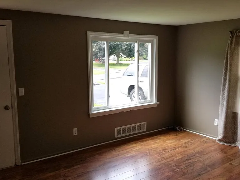 202 Edden Ln — Photo 5