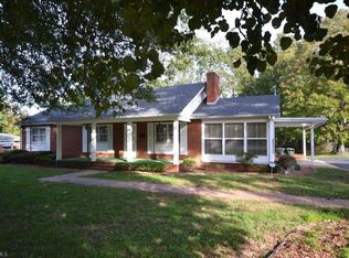 739 Uwharrie St, Asheboro, NC 27203