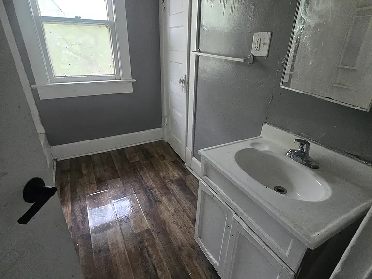 542 Orena Ave — Photo 4