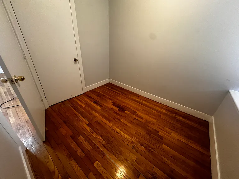31 Orkney Rd #5 — Photo 10