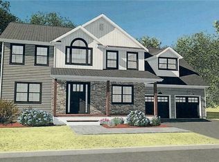 14 Blueberry Ln, Cranston, RI 02921