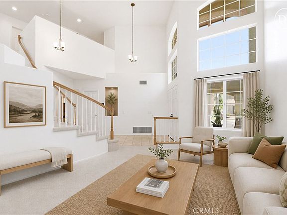 3rd image of 24 Calabria Ln