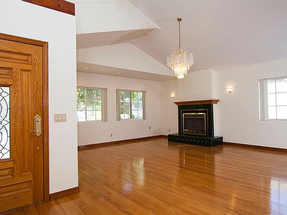 2nd image of 2437 Bywood Dr