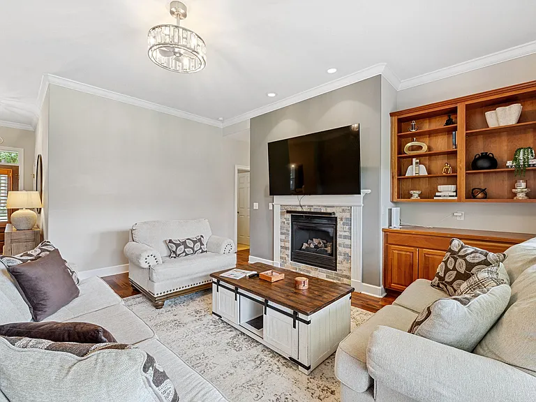 615 Shore Dr — Photo 14