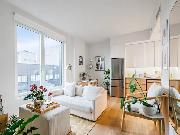 540 Waverly Avenue image 1 of 15