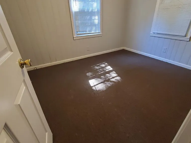 114 N Glenn Ave — Photo 3