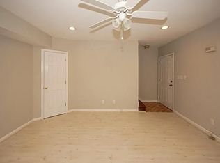 21 Hester St APT 11, Charleston, SC 29403