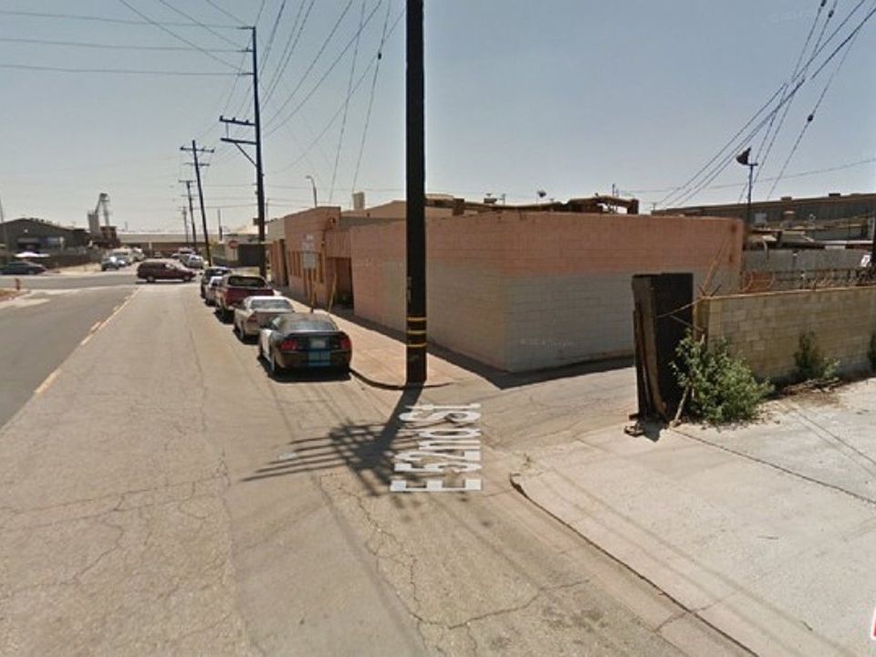 1st image of 2548 E 52nd St