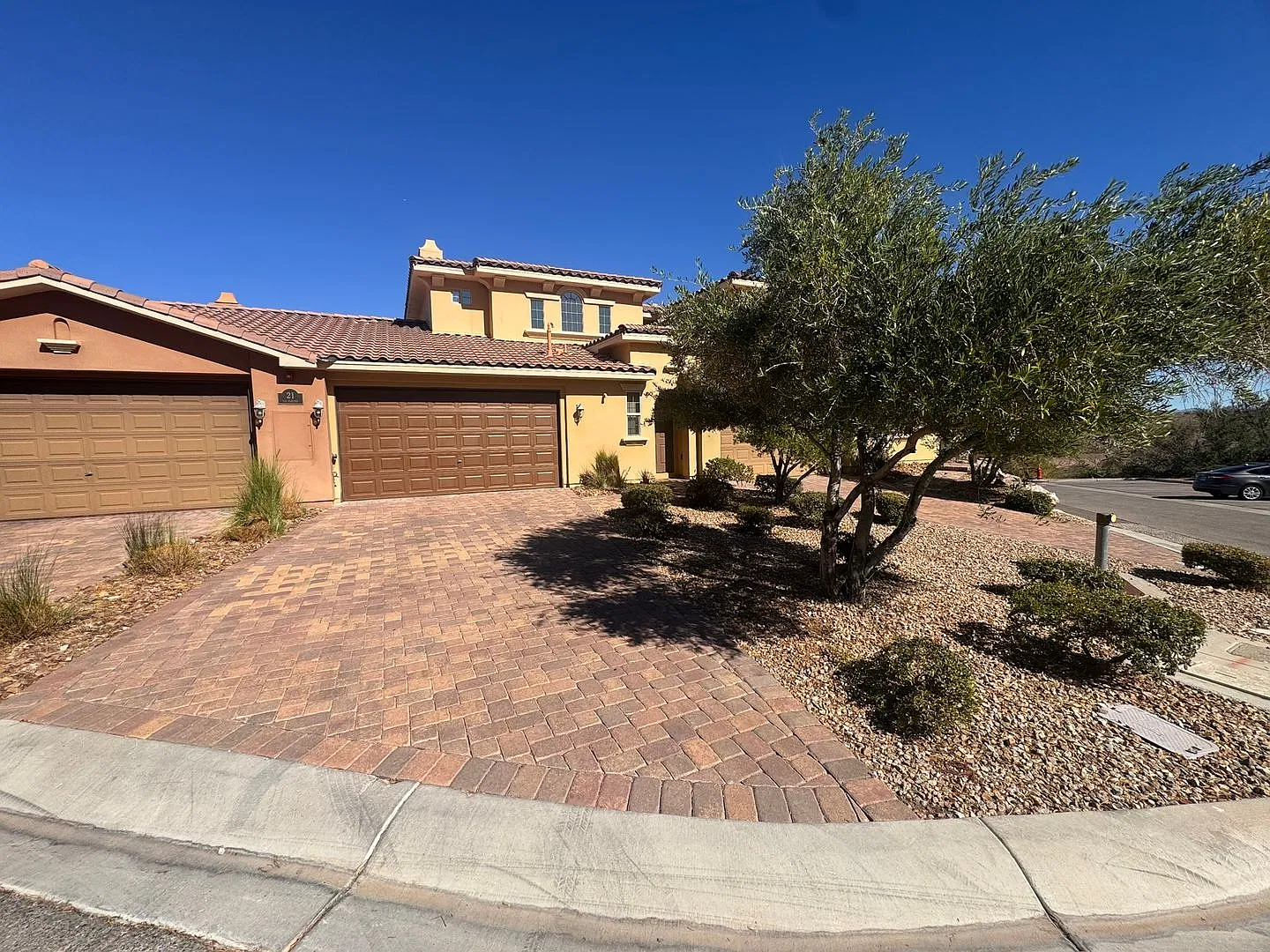 Luxury 2-Bedroom Retreat in Prestigious Guard-Gated SouthShore at Lake Las Vegas! — Photo 2