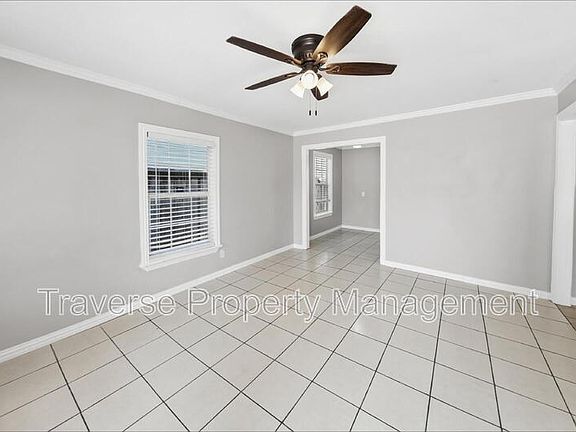 3rd image of 1221 Blalock Ave