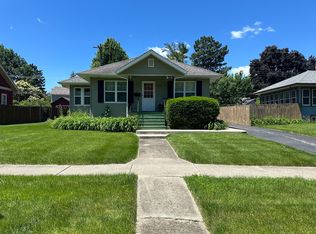 226 Ellsworth St, Crystal Lake, IL 60014
