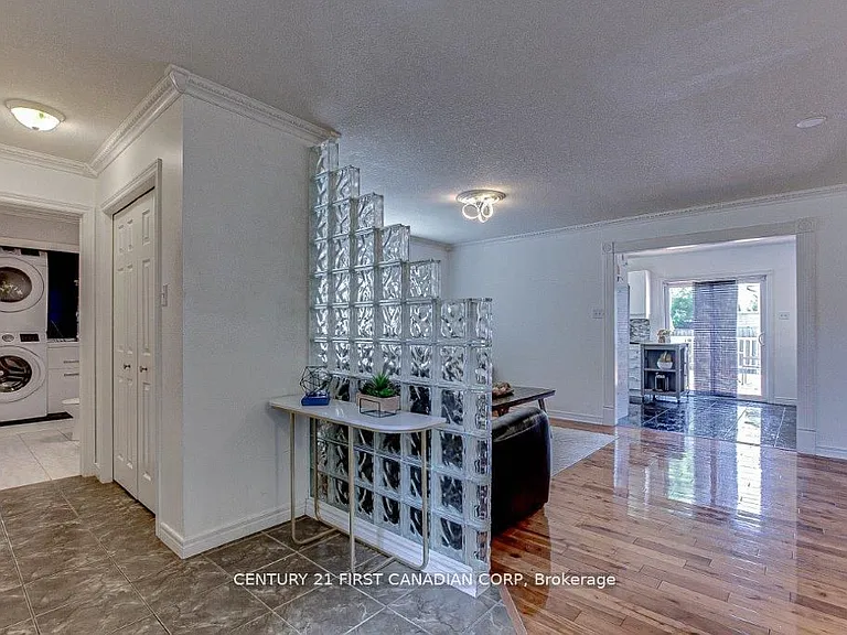 1876 Coronation Dr — Photo 5