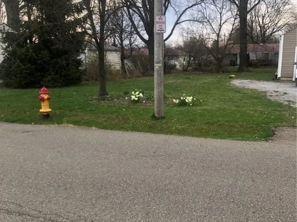 Austin Ave NW, Massillon, OH 44646